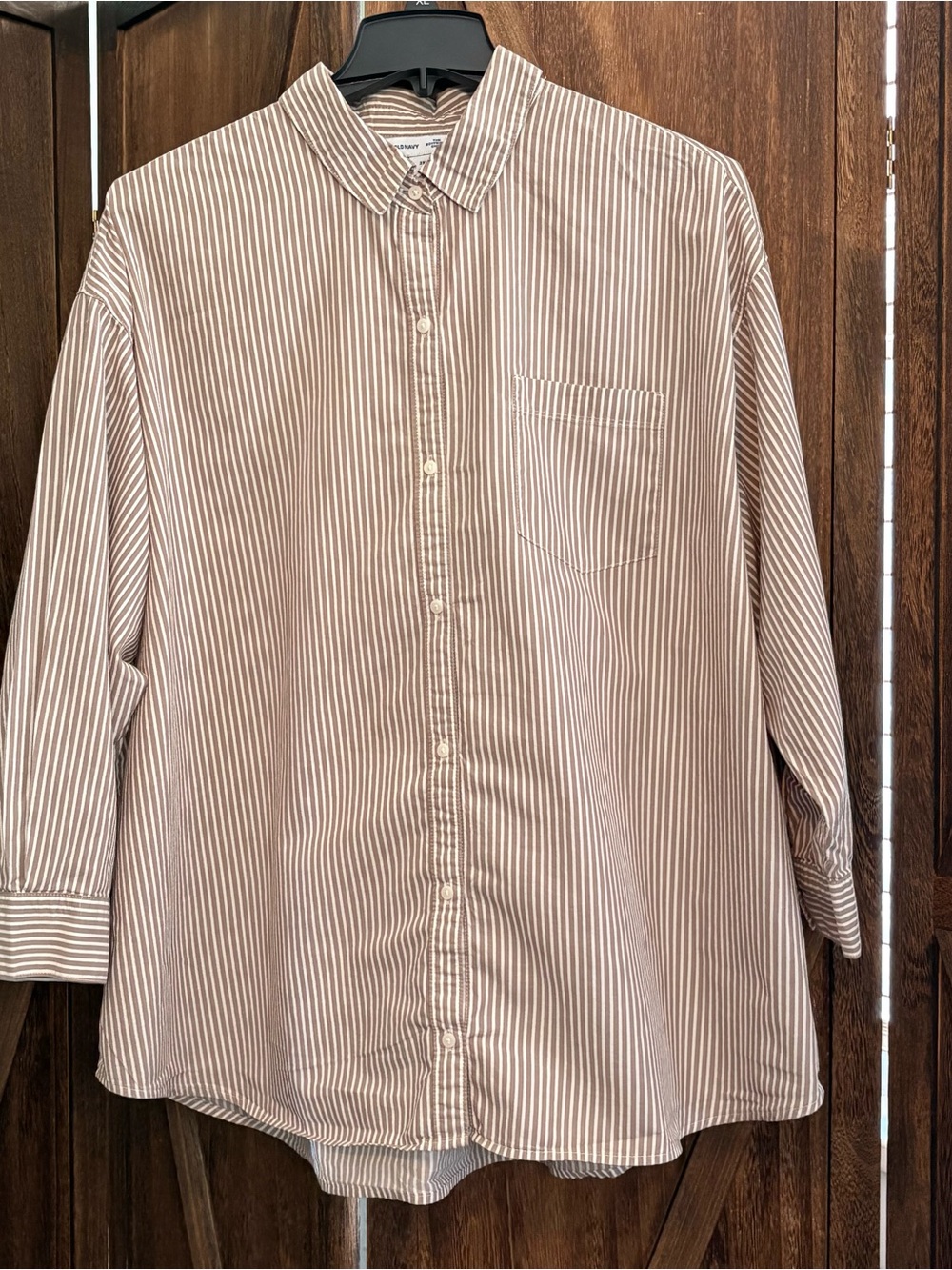 Old Navy Boyfriend Shirt; Tan & White Striped Button-Down Shirt; 2X - Picture 2 of 8